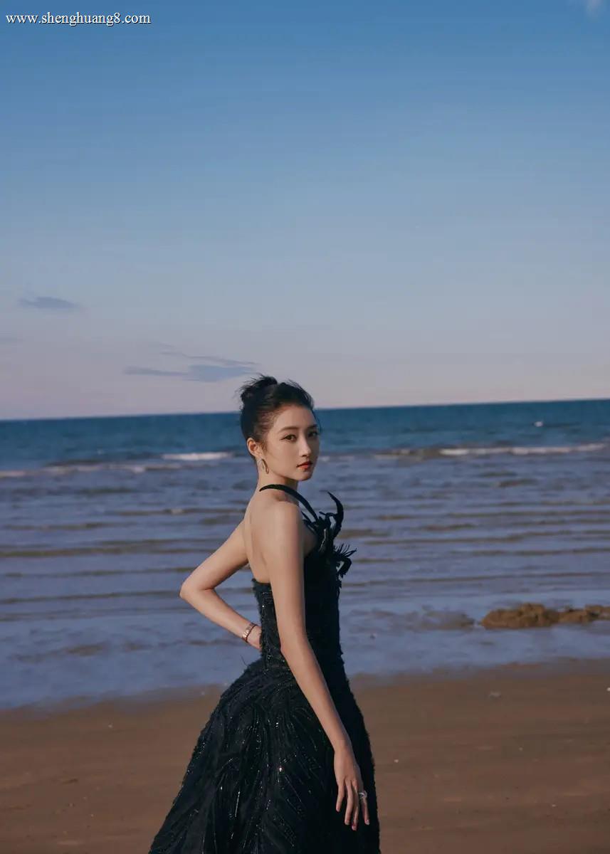一顿烤肉、一个“像大S”的女生：汪小菲又被热搜绑架了一次